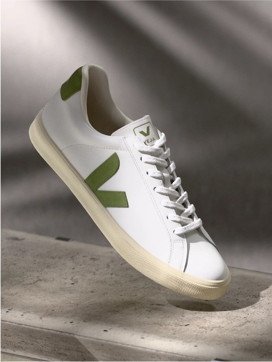 Veja Shoes - NEW Veja Shoes Esplar Sneakers in Extra White Kiwi